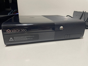Xbox 360E 500GB Freeboot + Kinect + Free Games! (4 foto / 7)