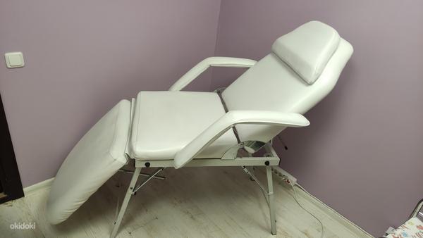Педикюрное/ косметологическое кресло (фото #1)