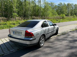 Volvo s60 (4 фото из 7)