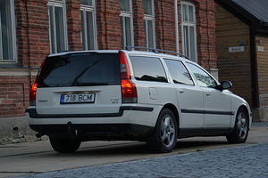 Volvo v70 Diisel Manuaal Ülevaatus kuni 10.2024 (2 foto / 8)
