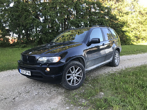 BMW X5 (1 foto / 9)
