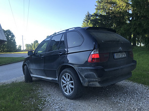 BMW X5 (5 foto / 9)