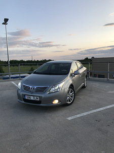 Toyota avensis 2.2 110kw (1 foto / 8)