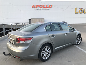 Toyota avensis 2.2 110kw (4 foto / 8)