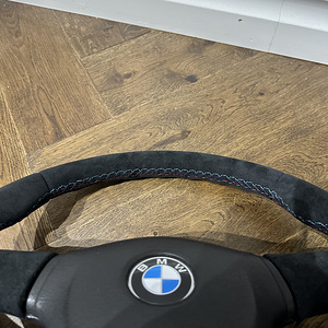 BMW Alcantara M-Tech 2 rool E30, E32 ja E34-le (5 foto / 9)