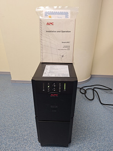 APC Smart UPS 2200i (1 фото из 2)