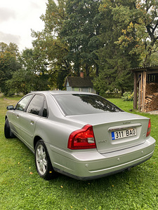 Volvo S80 2.5T AWD (4 foto / 9)