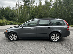 Volvo v50 2.4 (5 foto / 9)