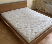 Двуспальная кровать IKEA с матрасом