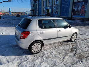 Škoda Fabia (6 foto / 7)