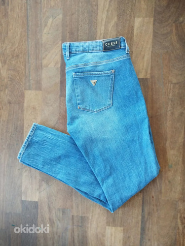 Guess ECO teksad. Suurus US 31