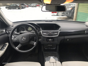 Mercedes-Benz E350 AVANGADRE blueEfficiency 3.0 CDI 170kw (10 foto / 11)
