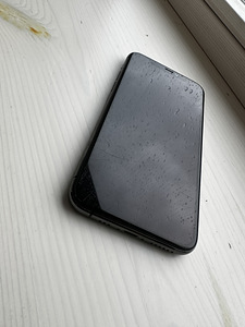 IPhohe 11 pro 256gb hall (1 foto / 10)