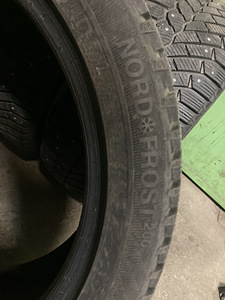 Talverehvid Gislaved Nord Frost 200 235/45 R18 (4 foto / 4)