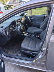 Toyota Auris (3 фото из 5)