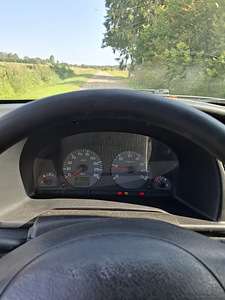 Peugeot Partner (7 фото из 10)