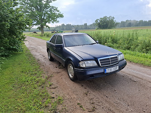 Mercedes-Benz C250TD (3 foto / 8)