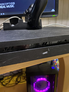 Playstation 4 Slim 500GB + 4 mängu (2 foto / 3)