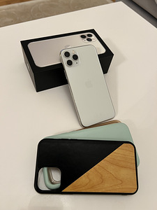 iPhone 11 pro + зарядное устройство/чехлы (3 фото из 5)