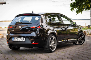 SEAT LEON CUPRA (2 фото из 6)