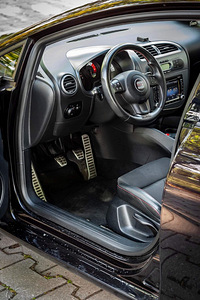 SEAT LEON CUPRA (6 фото из 6)