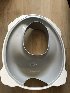 Детское сиденье новое (2 фото из 2)