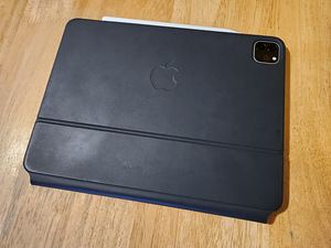 Apple iPad Pro 11" 2022 M2 (Wi-Fi, 256 GB) - Värvus: Silver (6 foto / 10)