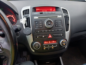 Kia Ceed diisel (11 foto / 15)
