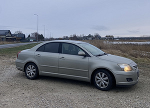 Toyota Avensis 2.0 108kw (2 foto / 8)