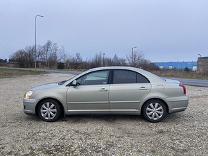 Toyota Avensis 2.0 108kw (4 foto / 8)