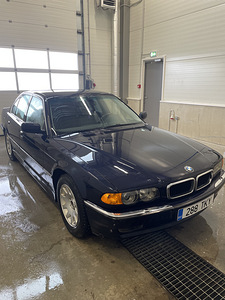 BMW 728i 142kw 2001a (7 foto / 13)