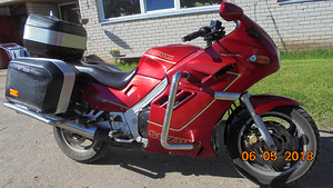 Suzuki GSX 1100F (2 foto / 6)