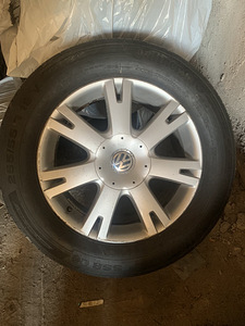 Veljed rehvidega VW touaregilt (1 foto / 3)