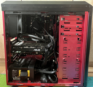 PHENOM II X6 1100T | RX 580 | 12 GB DDR3 | 128 GB SSD (3 foto / 4)