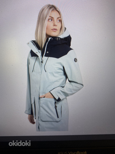 Luhta parka,suurus 44,kantud vähe.