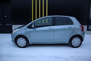 TOYOTA YARIS 1.2 64KW (2 foto / 15)