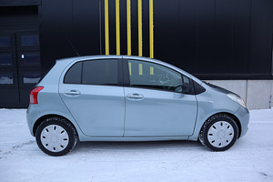 TOYOTA YARIS 1.2 64KW (4 foto / 15)