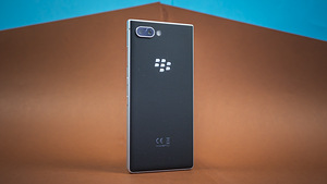 Tippklassi Blackberry Key2 6/128GB, uueväärne (3 foto / 9)