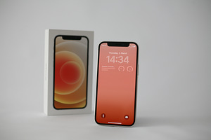 Uueväärne iPhone 12 mini, täiskomplektne (2 foto / 7)