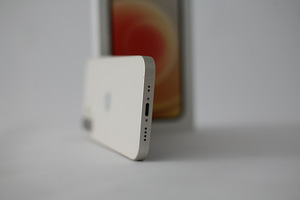 Uueväärne iPhone 12 mini, täiskomplektne (7 foto / 7)