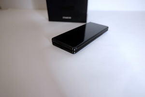 Tippklassi Samsung Z Fold 2 12GB/256GB, täiskomplekt (7 foto / 8)