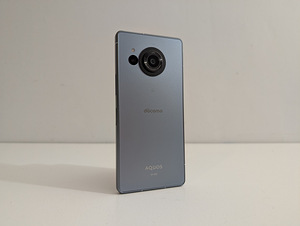Unikaalne Sharp Aquos R8 5G, ideaalses seisukorras (3 foto / 10)