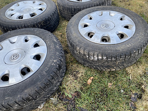 Müüa Volkswageni plekkveljed koos naastrehvidega! 15” (3 foto / 8)