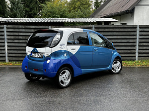 Mitsubishi I-MIEV (2 foto / 3)