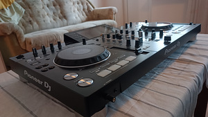 Pioneer XDJ-RX (1 foto / 4)