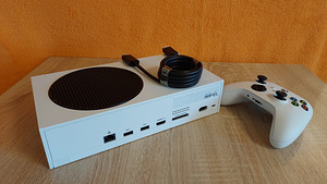 Xbox серии S (2 фото из 4)