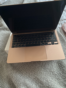 13-inch Mac Book Air with Apple M1 chip (4 foto / 8)