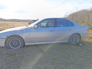 Varuosadeks BMW e39 525i 141 kW (1 foto / 10)