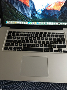 Macbook Pro (2 foto / 2)