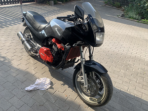 Kawasaki 1000cc (1 foto / 3)